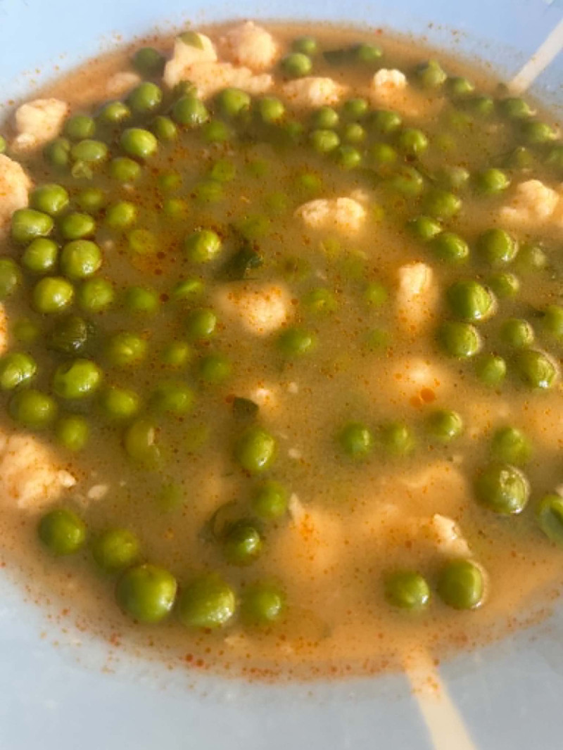 Erbsensuppe mit Einlage (Borsóleves csipetkével)